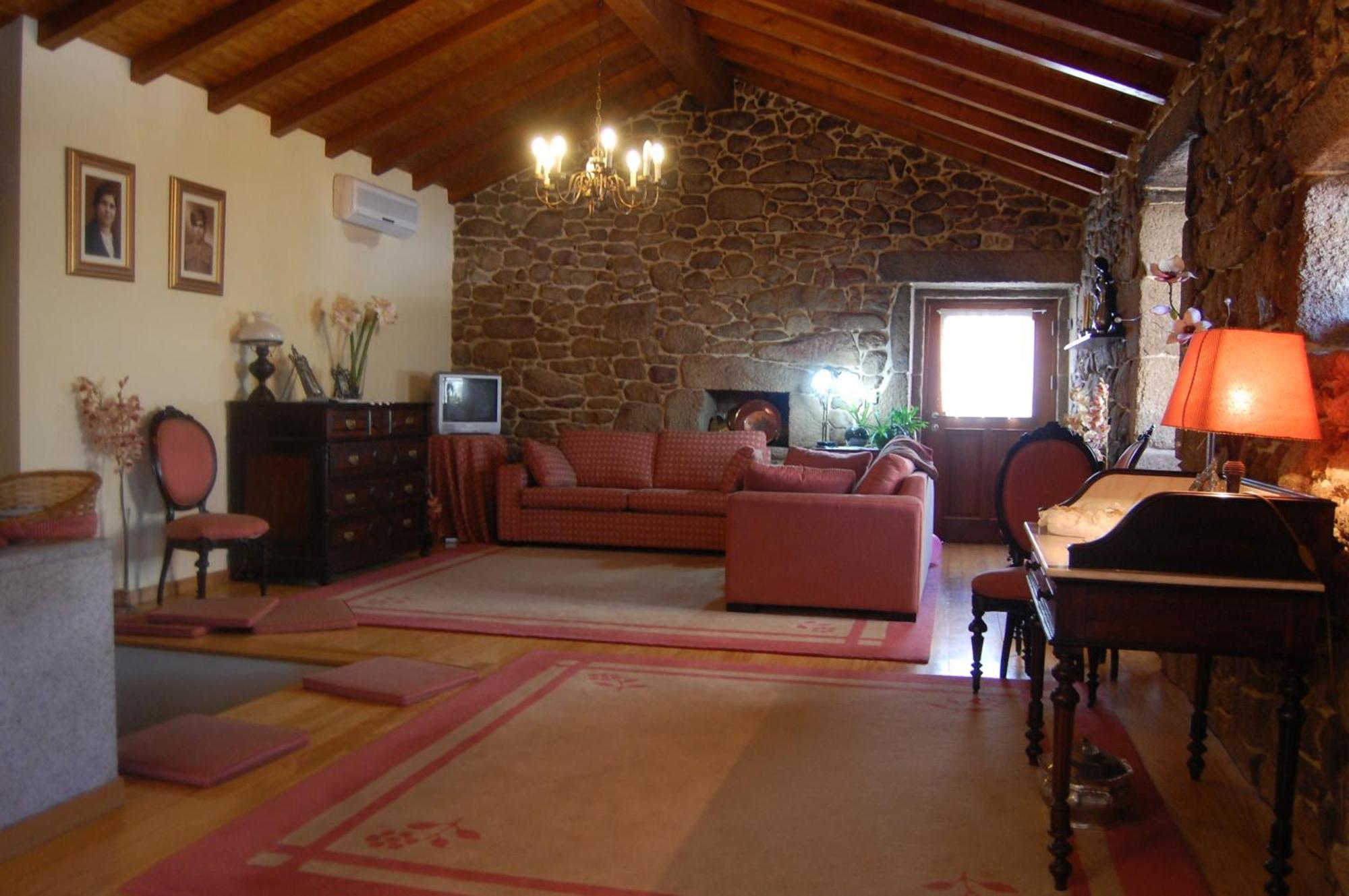 Outros Tempos Turismo De Aldeia Hotel Aricera Luaran gambar