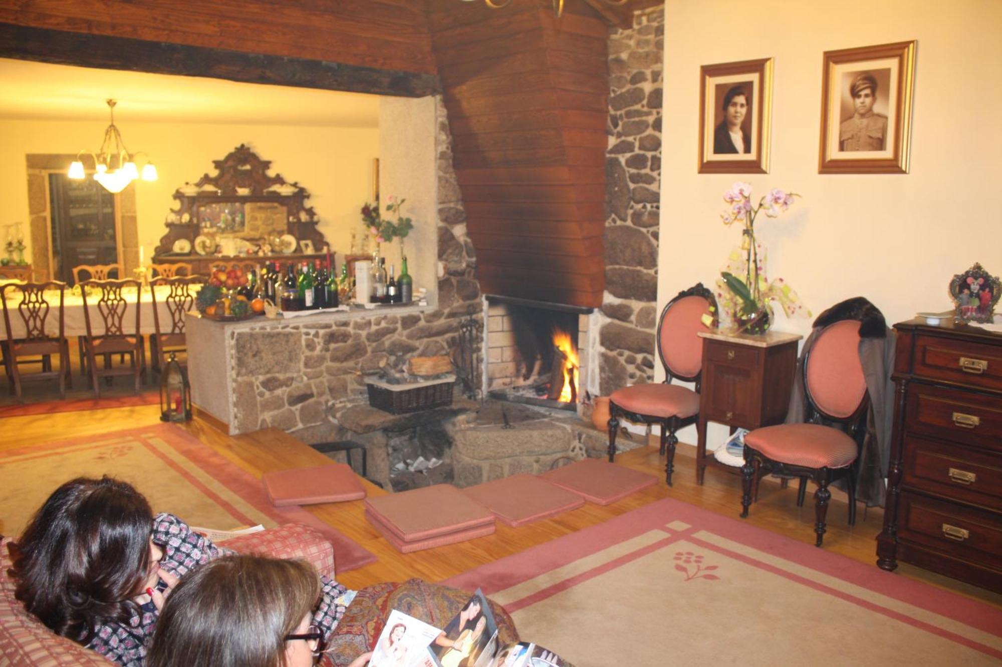 Outros Tempos Turismo De Aldeia Hotel Aricera Luaran gambar